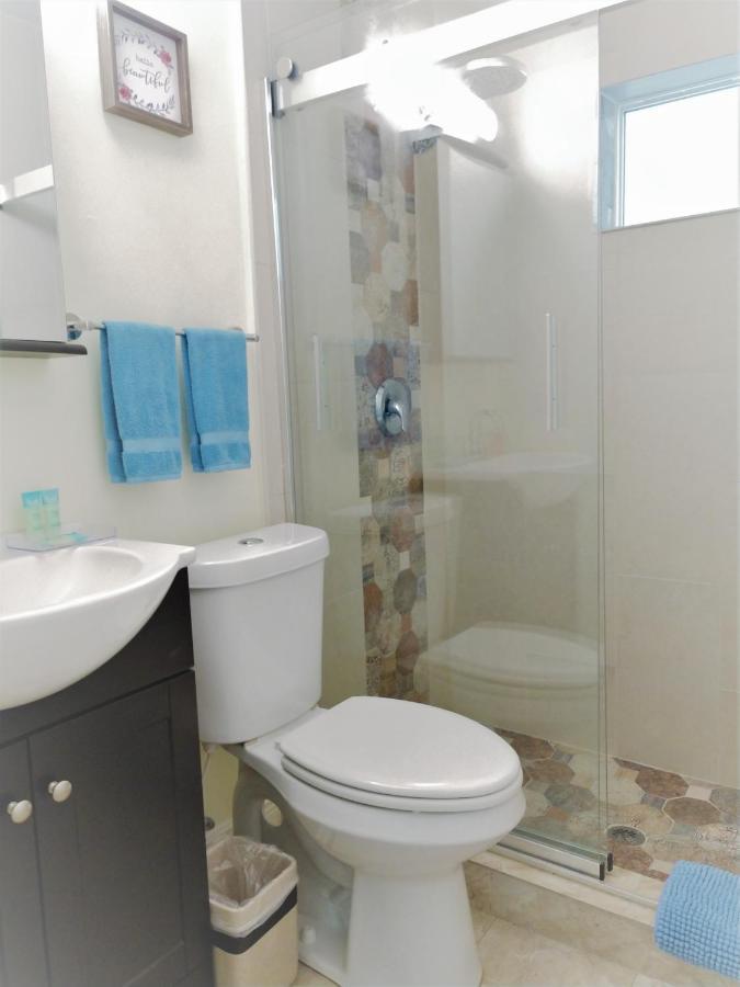 Family, Couples Retreat Near Airport, Cruise Port & Beaches Fort Lauderdale