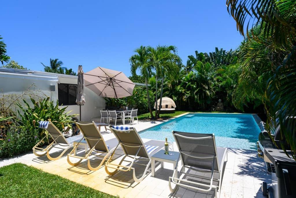 Paradise 3 Bedroom With Heated Pool Close To Holiday home