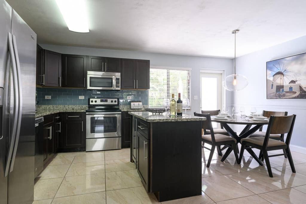 Paradise 3 Bedroom With Heated Pool Close To Fort Lauderdale