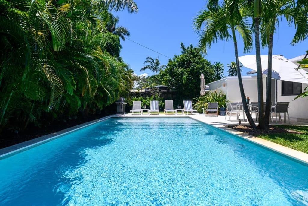 Paradise 3 Bedroom With Heated Pool Close To Holiday home