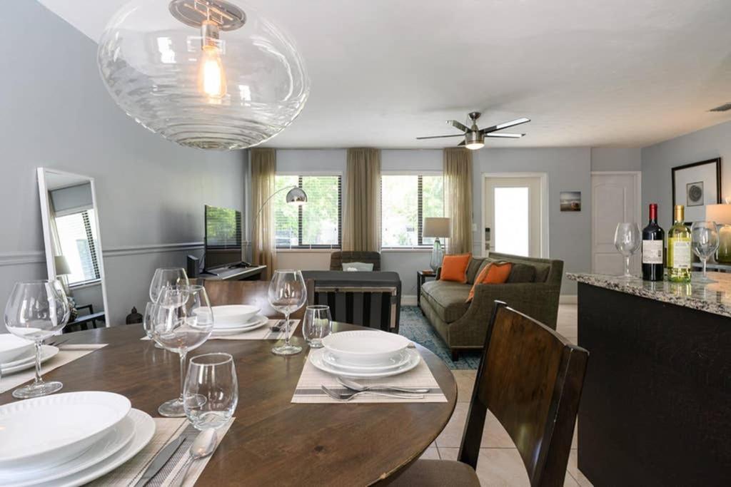 Paradise 3 Bedroom With Heated Pool Close To Holiday home