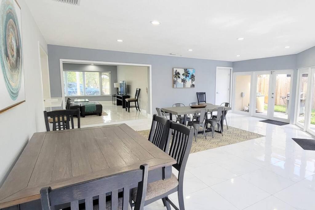 Villa Stunning 4 Bedrooms House With Pool 6mins To Ocean