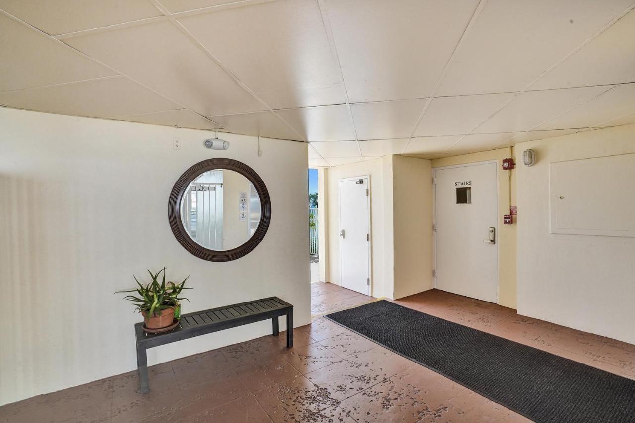 Lauderdale Yacht And Club 416 Holiday home