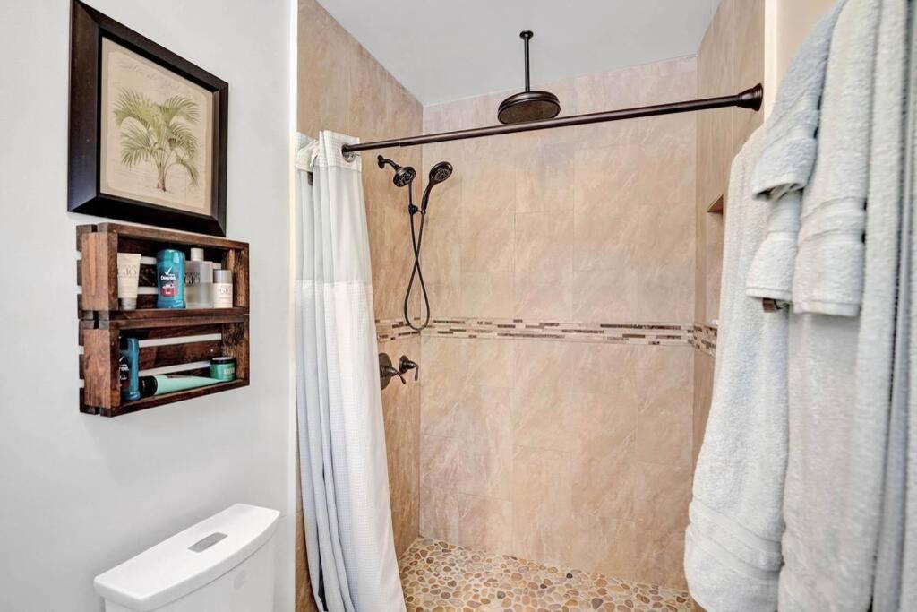 Tipsy Tiki Paradise - A Fl Tropical Heated Pool Retreat Holiday home Fort Lauderdale