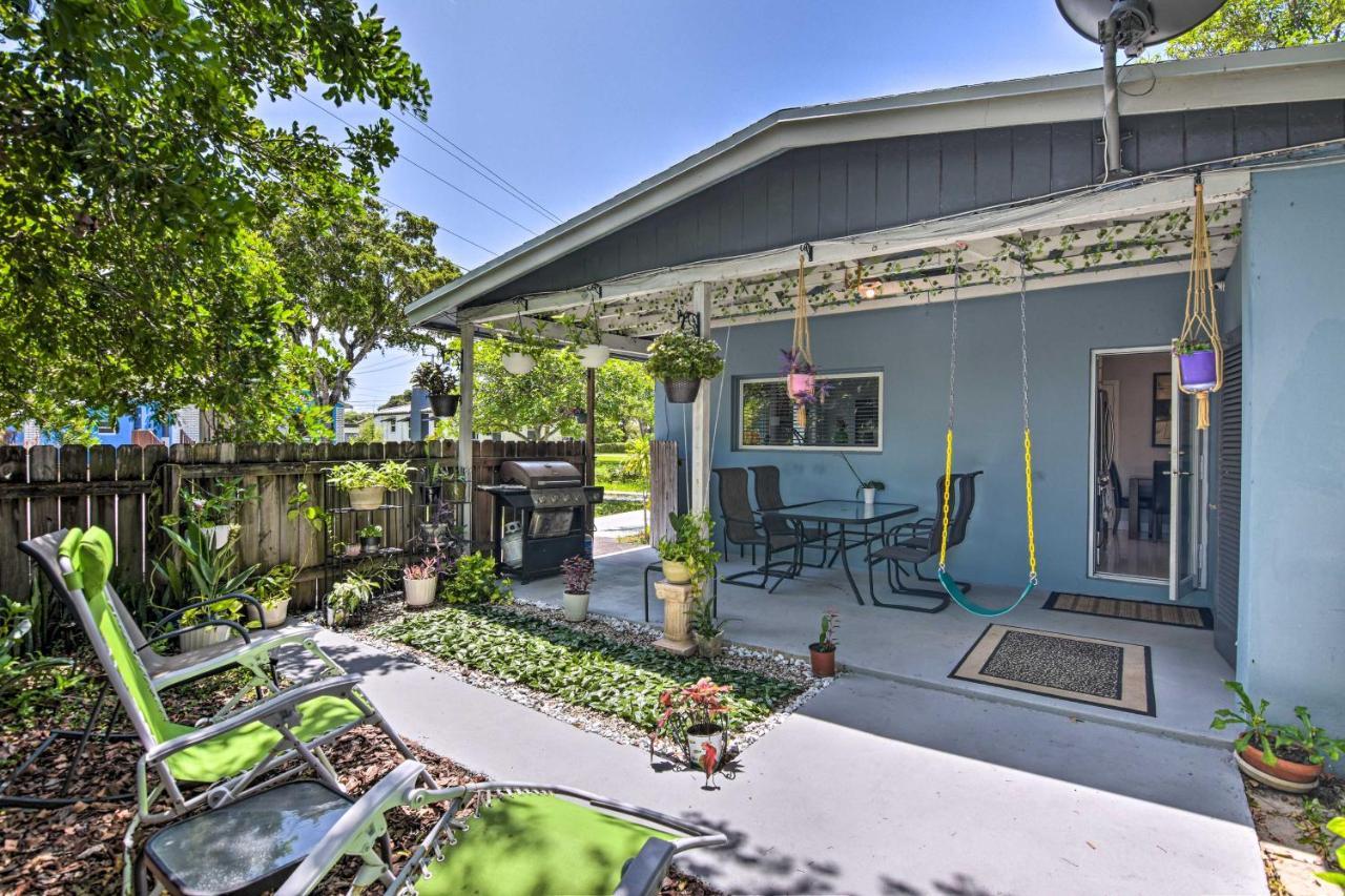 Shady And Eclectic Lauderdale Dwelling With Yard! *