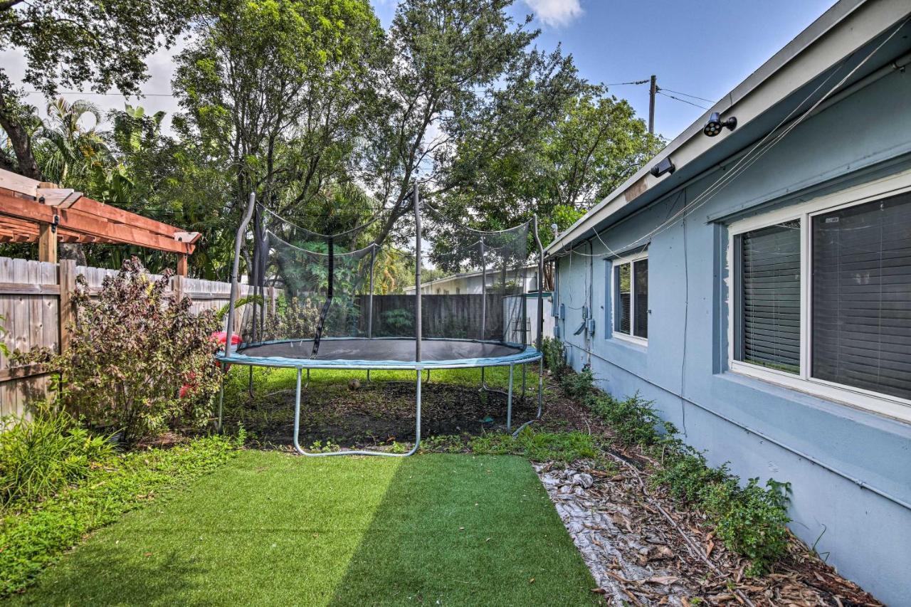Shady And Eclectic Lauderdale Dwelling With Yard! Holiday home *