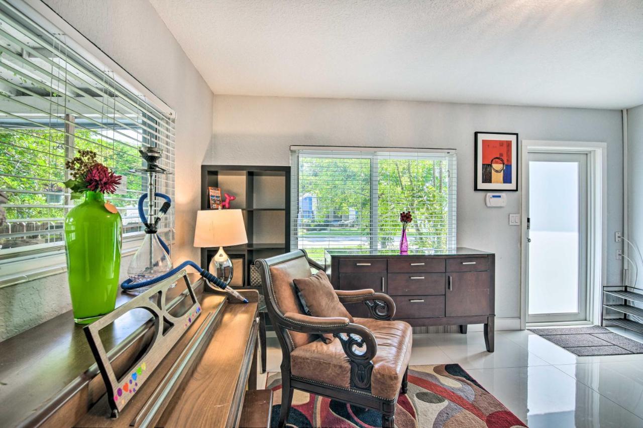 Shady And Eclectic Lauderdale Dwelling With Yard! Holiday home Fort Lauderdale