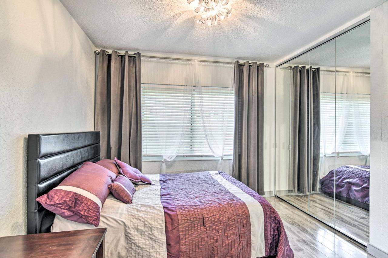 Shady And Eclectic Lauderdale Dwelling With Yard! Fort Lauderdale