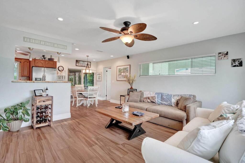 Tipsy Tiki Paradise - A Fl Tropical Heated Pool Retreat Holiday home