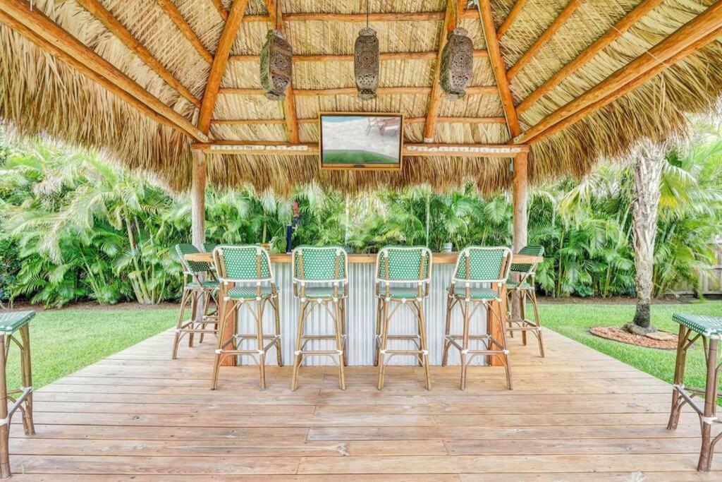 Tipsy Tiki Paradise - A Fl Tropical Heated Pool Retreat Holiday home Fort Lauderdale