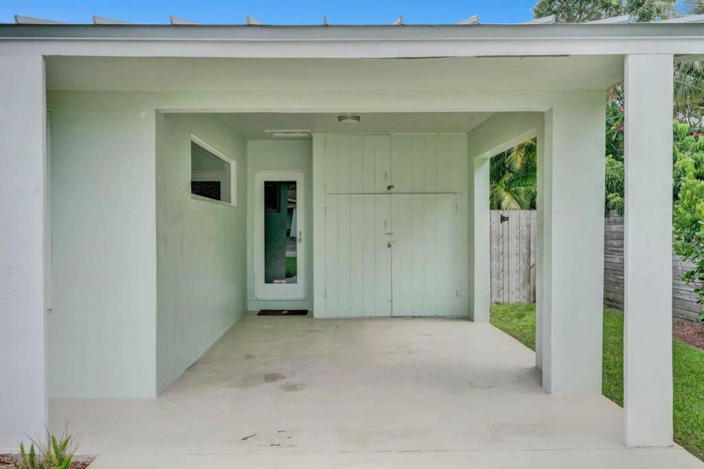 Tipsy Tiki Paradise - A Fl Tropical Heated Pool Retreat Holiday home