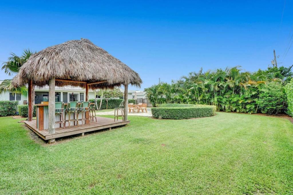 Holiday home Tipsy Tiki Paradise - A Fl Tropical Heated Pool Retreat *