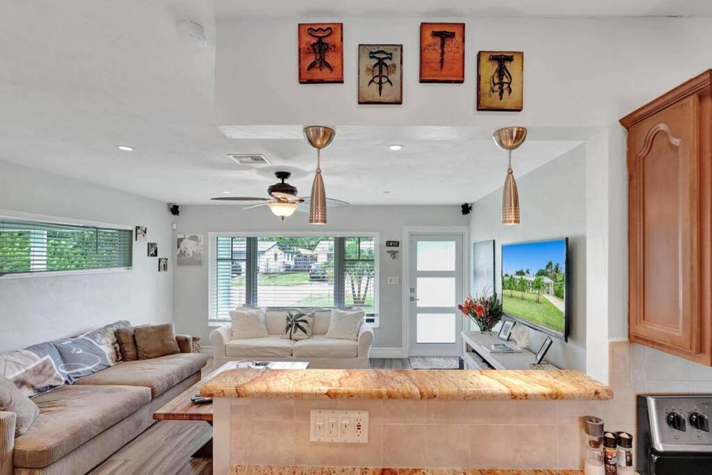 Tipsy Tiki Paradise - A Fl Tropical Heated Pool Retreat * Fort Lauderdale