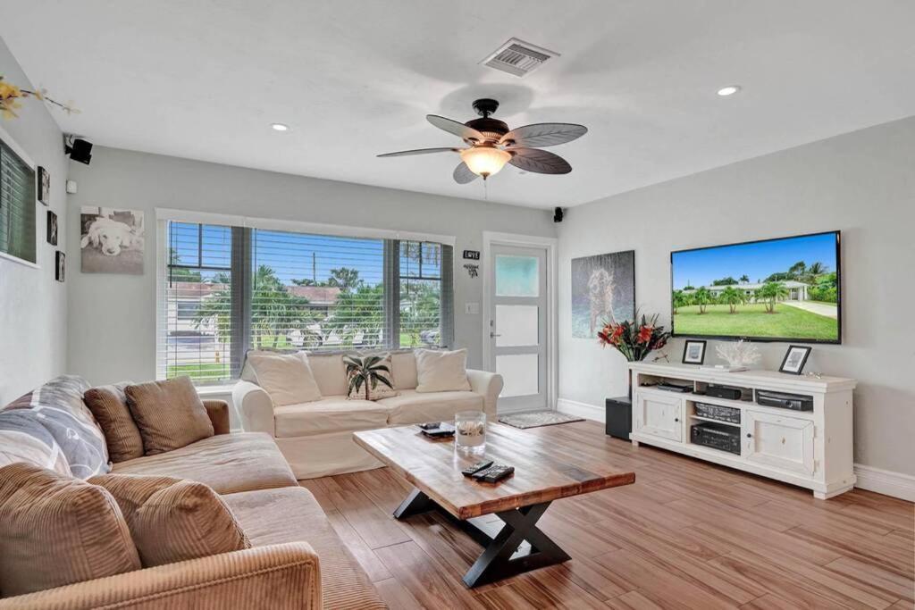 Tipsy Tiki Paradise - A Fl Tropical Heated Pool Retreat Holiday home Fort Lauderdale