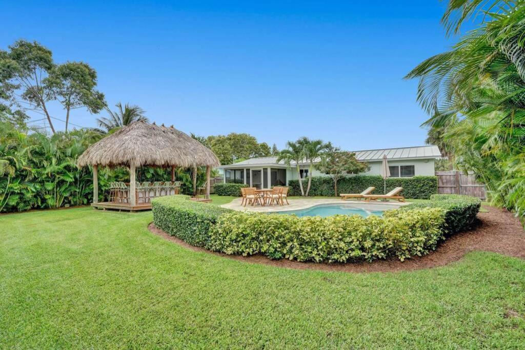 Holiday home Tipsy Tiki Paradise - A Fl Tropical Heated Pool Retreat *