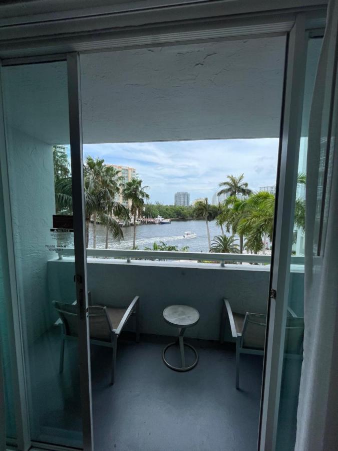 Luxury Ocean View Intracoastal In Ft Lauderdale Beach - Sleeps 6