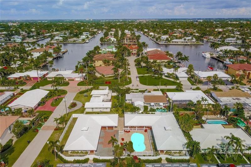 Dolphin Isles Hotel