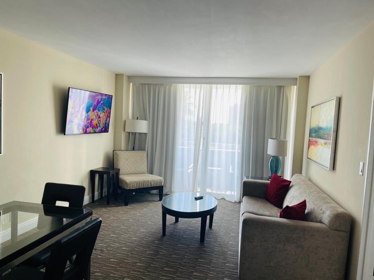 Aparthotel Luxury Ocean View Intracoastal In Ft Lauderdale Beach - Sleeps 6 *