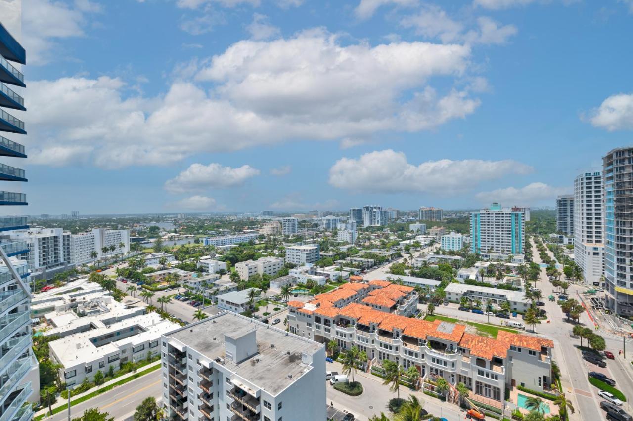Aparthotel W Residences Luxury Across From Beach