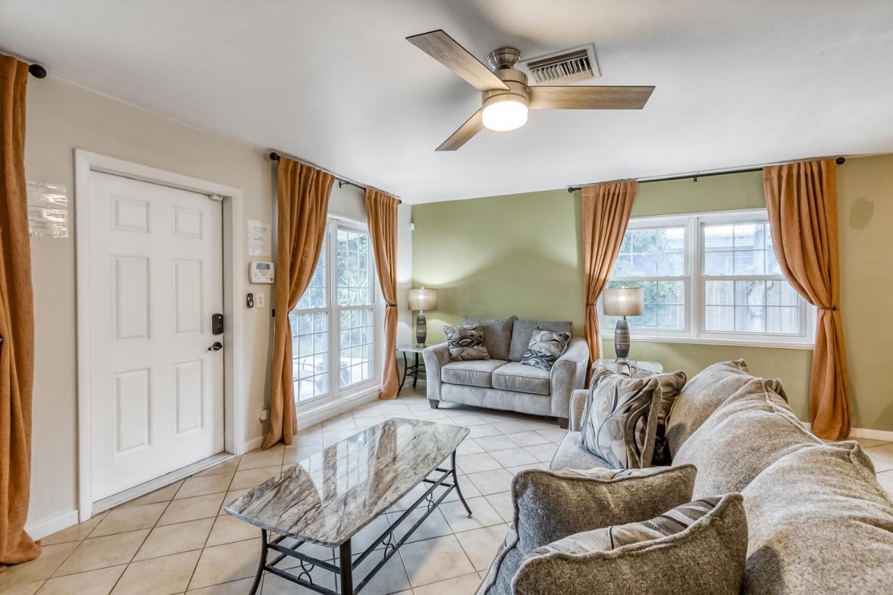 The Manor Wonderland * Fort Lauderdale