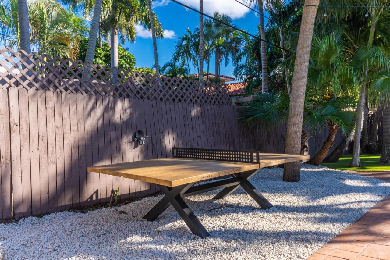 Newly Renovated Pool, Hot Tub, & Epic Backyard