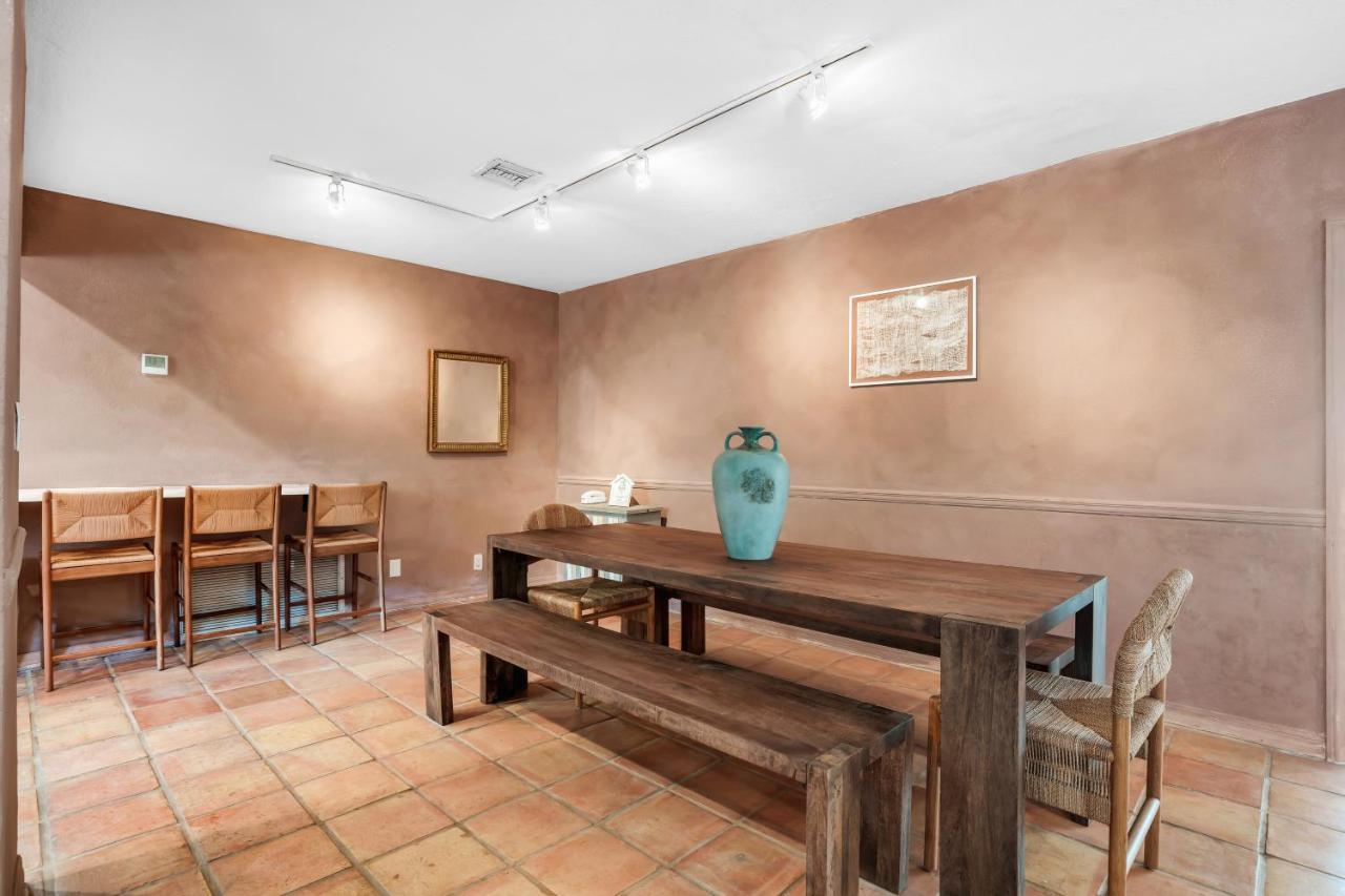 Villa Newly Renovated Pool, Hot Tub, & Epic Backyard Fort Lauderdale