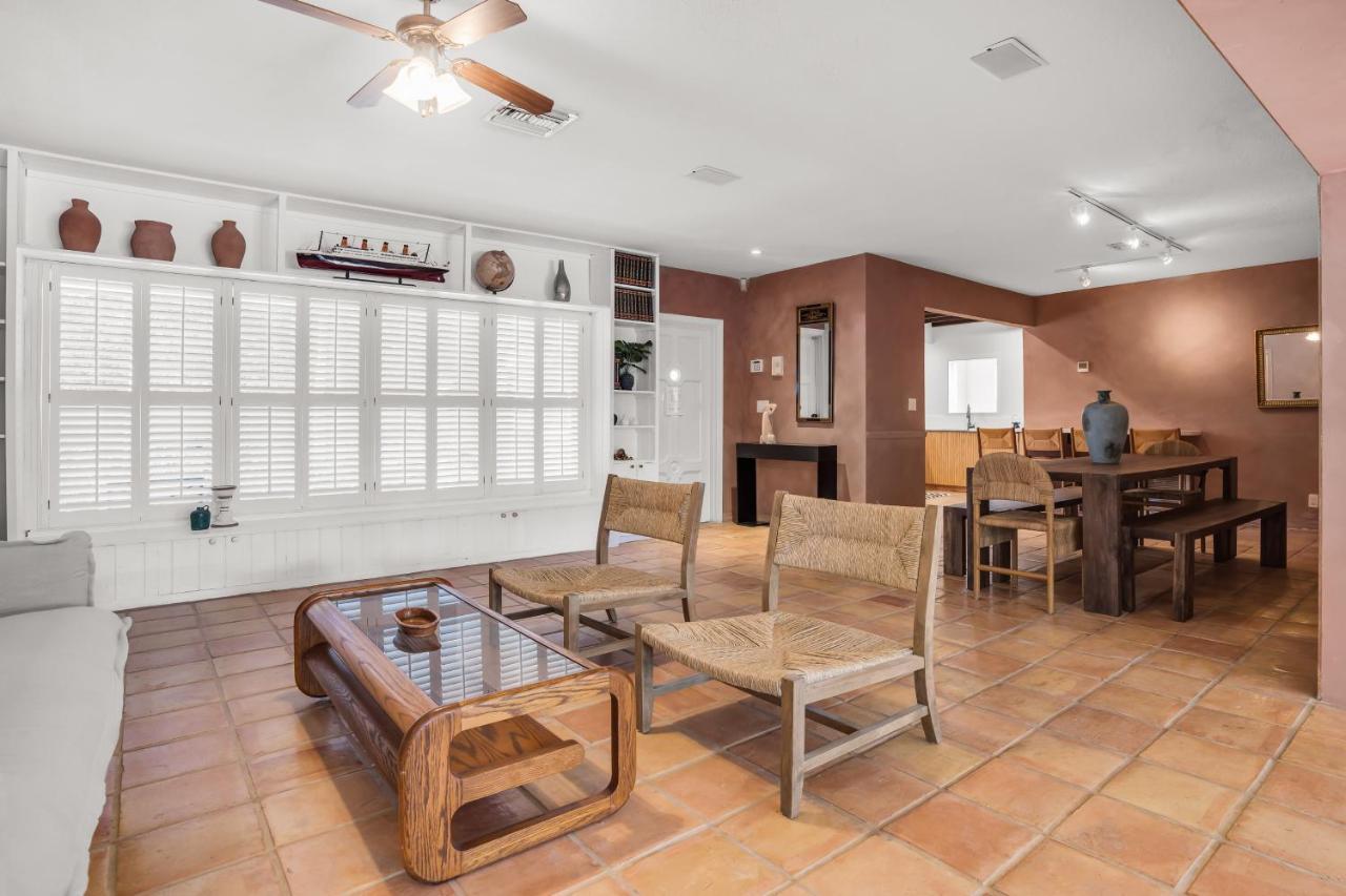 Newly Renovated Pool, Hot Tub, & Epic Backyard *