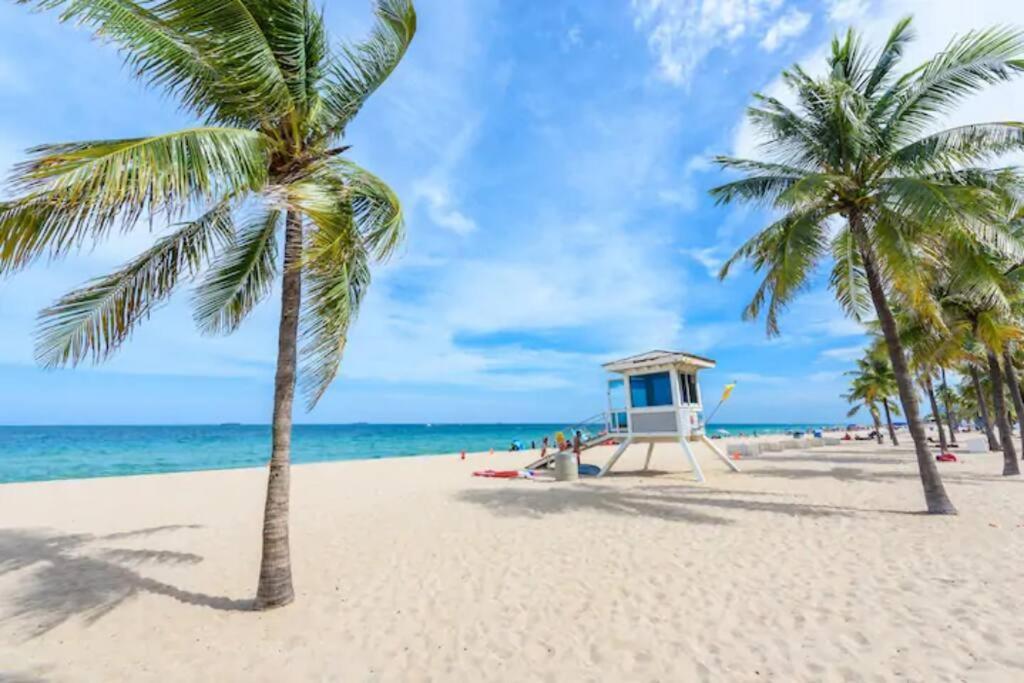 Charming House 3br House W Heated Pool 15 Mins To Beaches Holiday home Fort Lauderdale