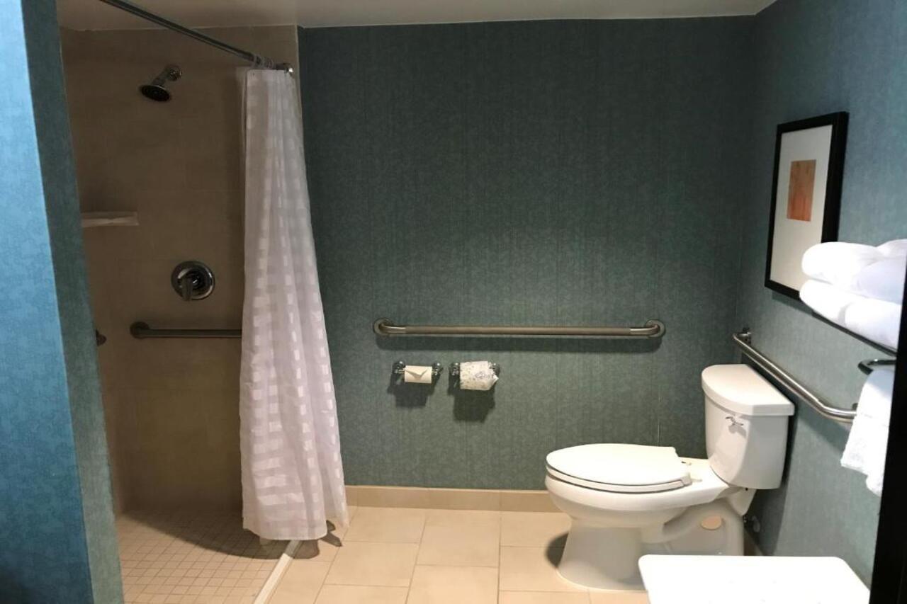 Hyatt Place Lauderdale Cruise Port & Convention Center Hotel