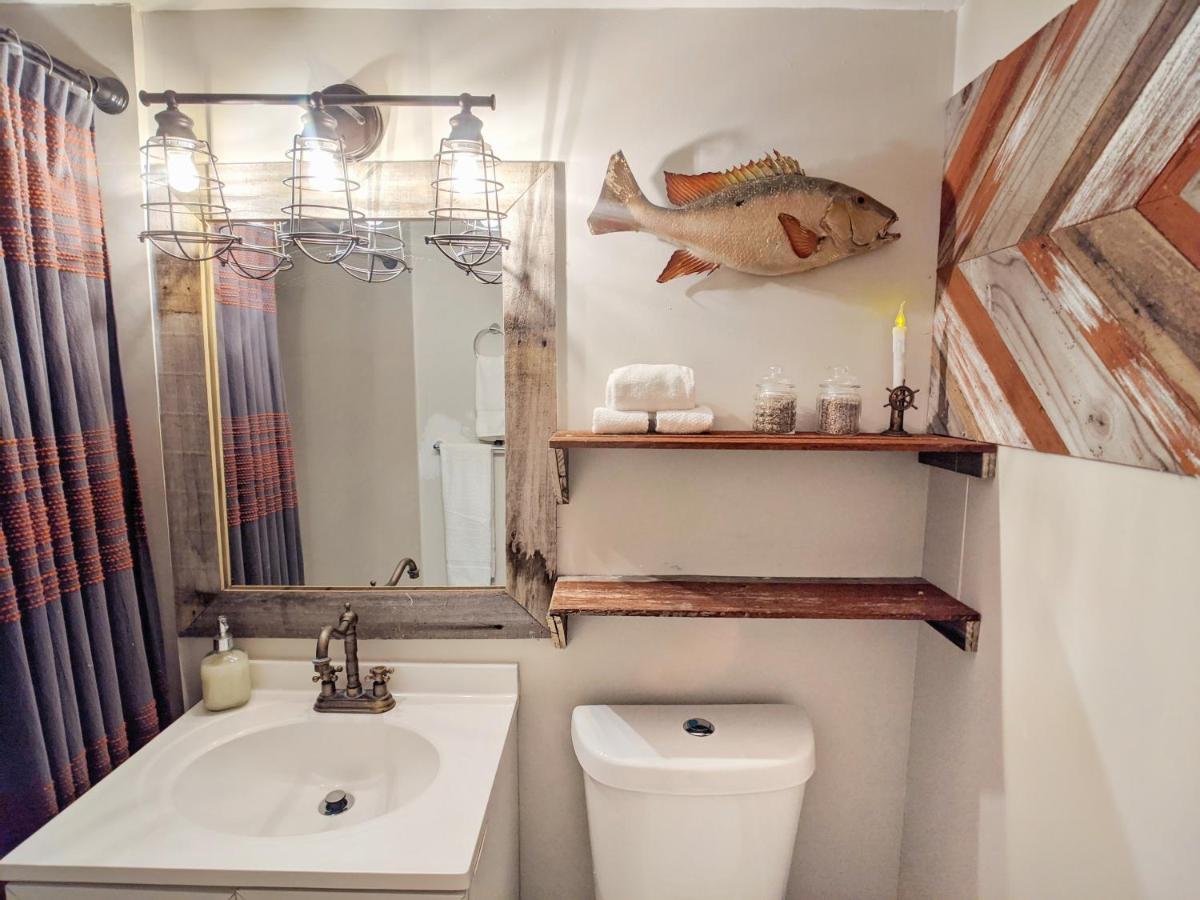 The Captain's Quarters *