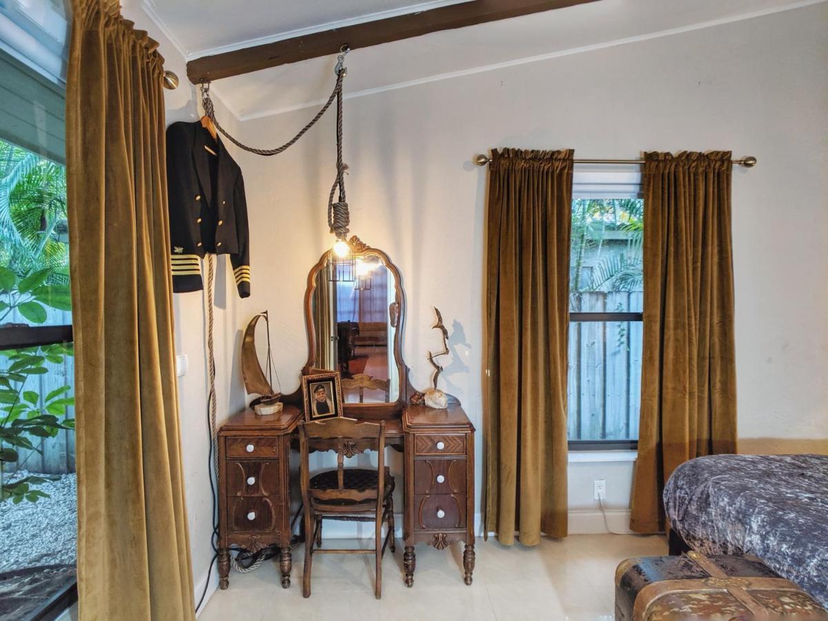 The Captain's Quarters *