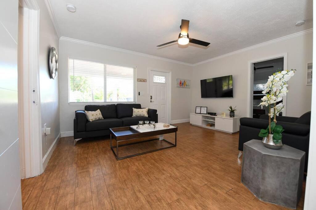 4br Home, Hot Tub, Near & Wilton Manors Fort Lauderdale