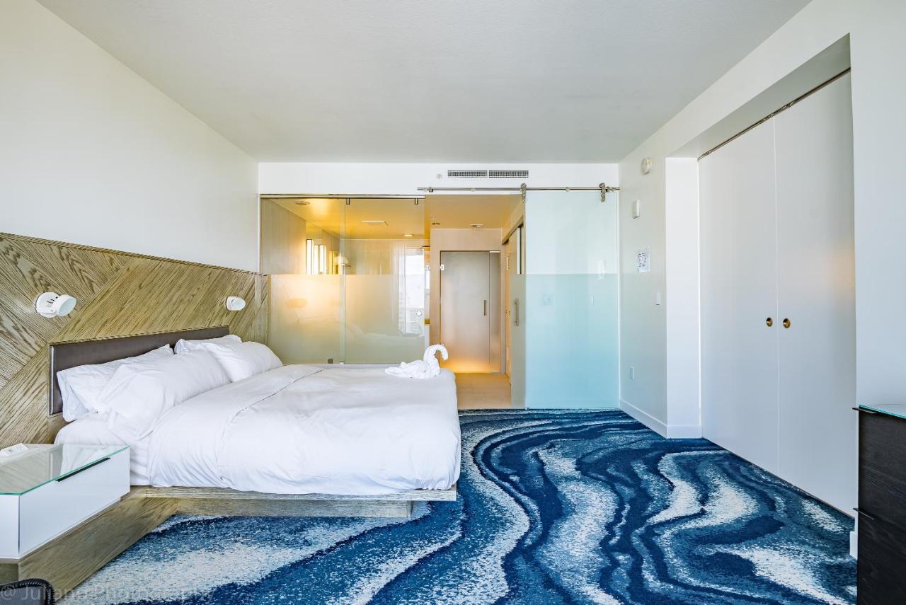 W Residences Luxury Across From Beach Aparthotel