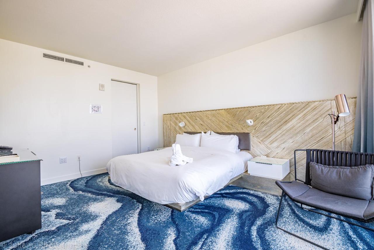 W Residences Luxury Across From Beach *