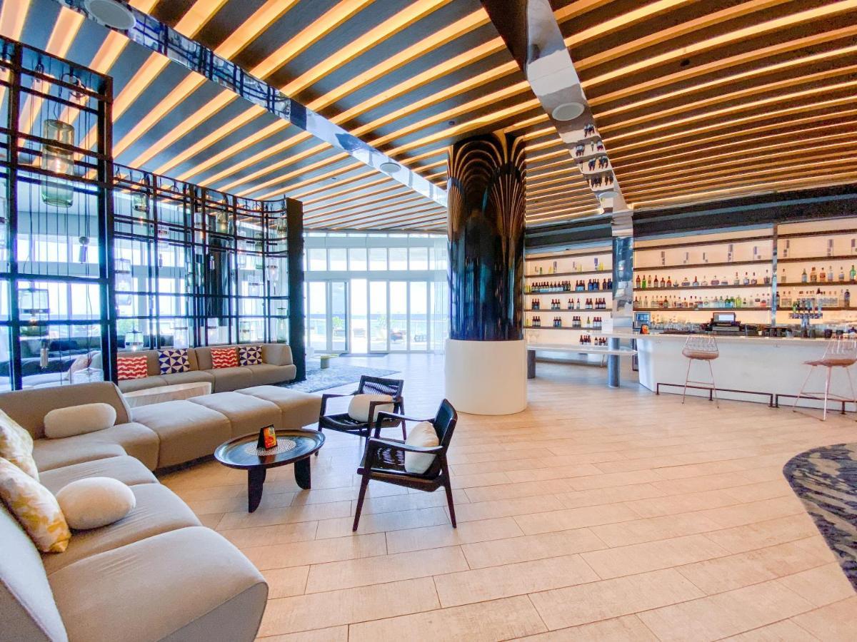 W Residences Luxury Across From Beach Aparthotel *