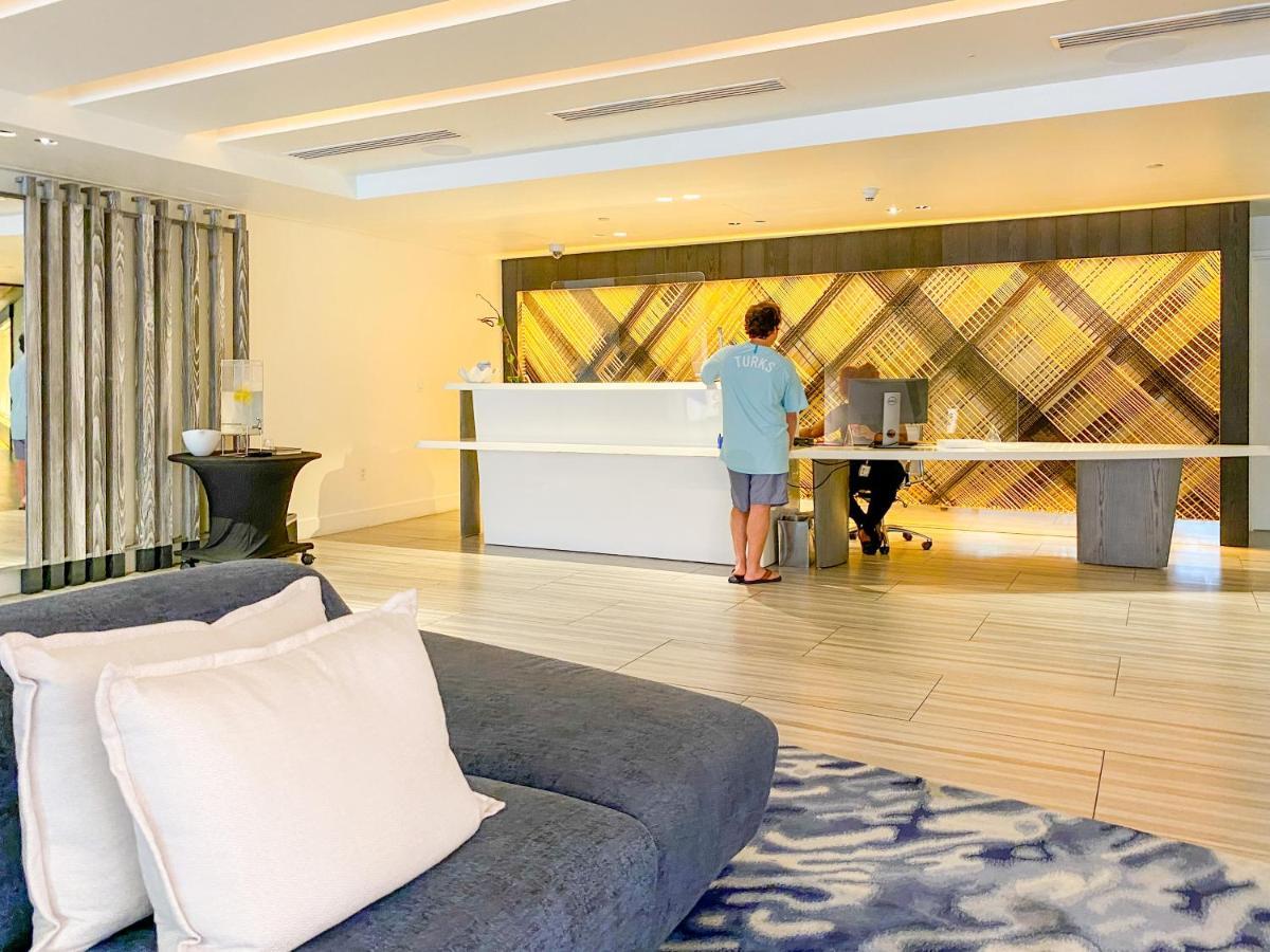Aparthotel W Residences Luxury Across From Beach