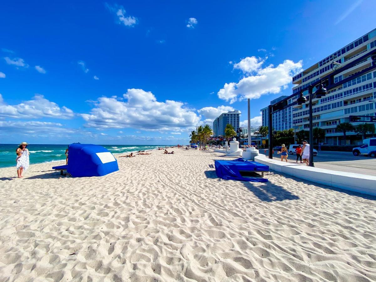 W Residences Luxury Across From Beach Aparthotel