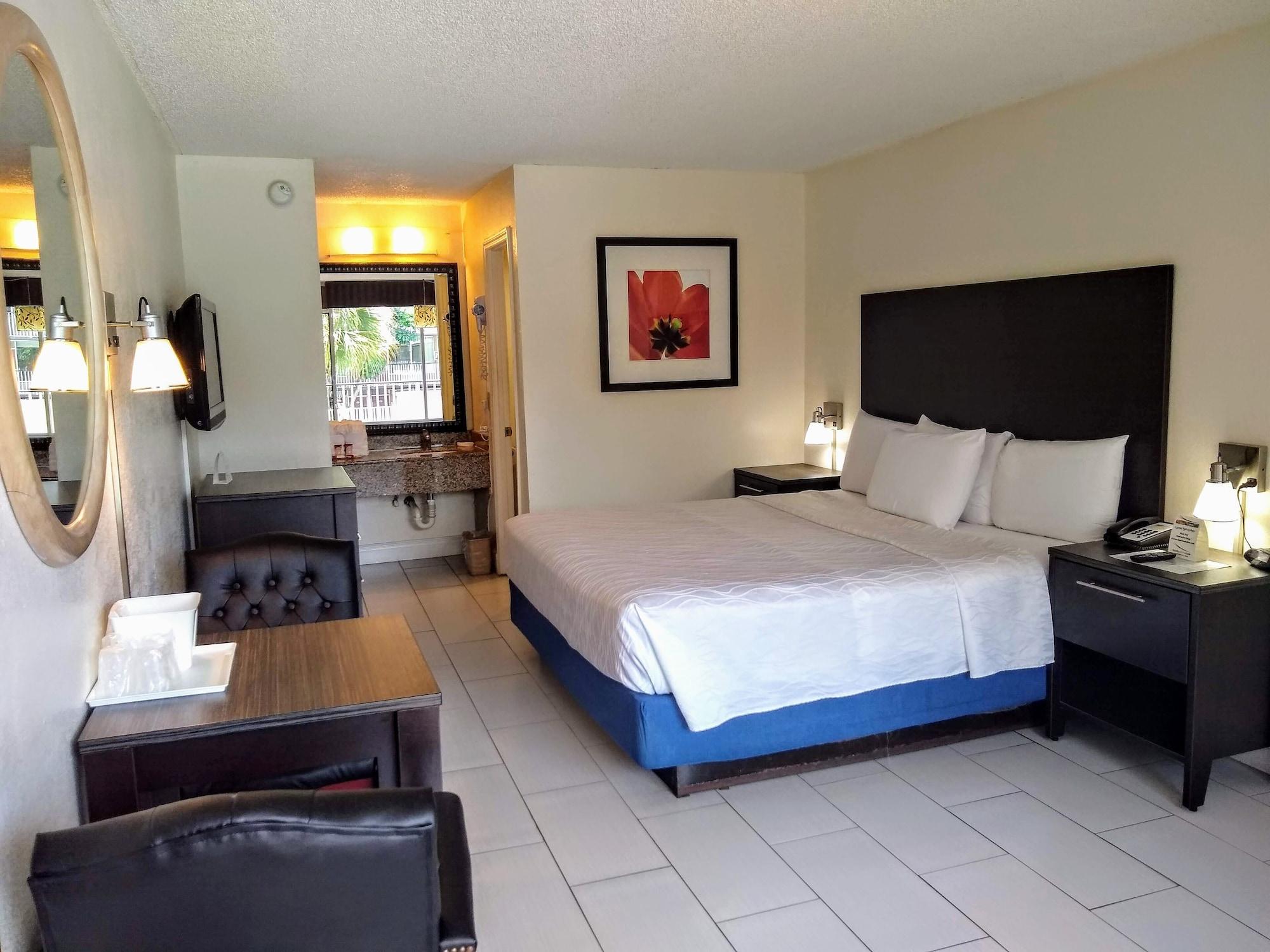 Hotel Red Carpet Airport Lauderdale 2*