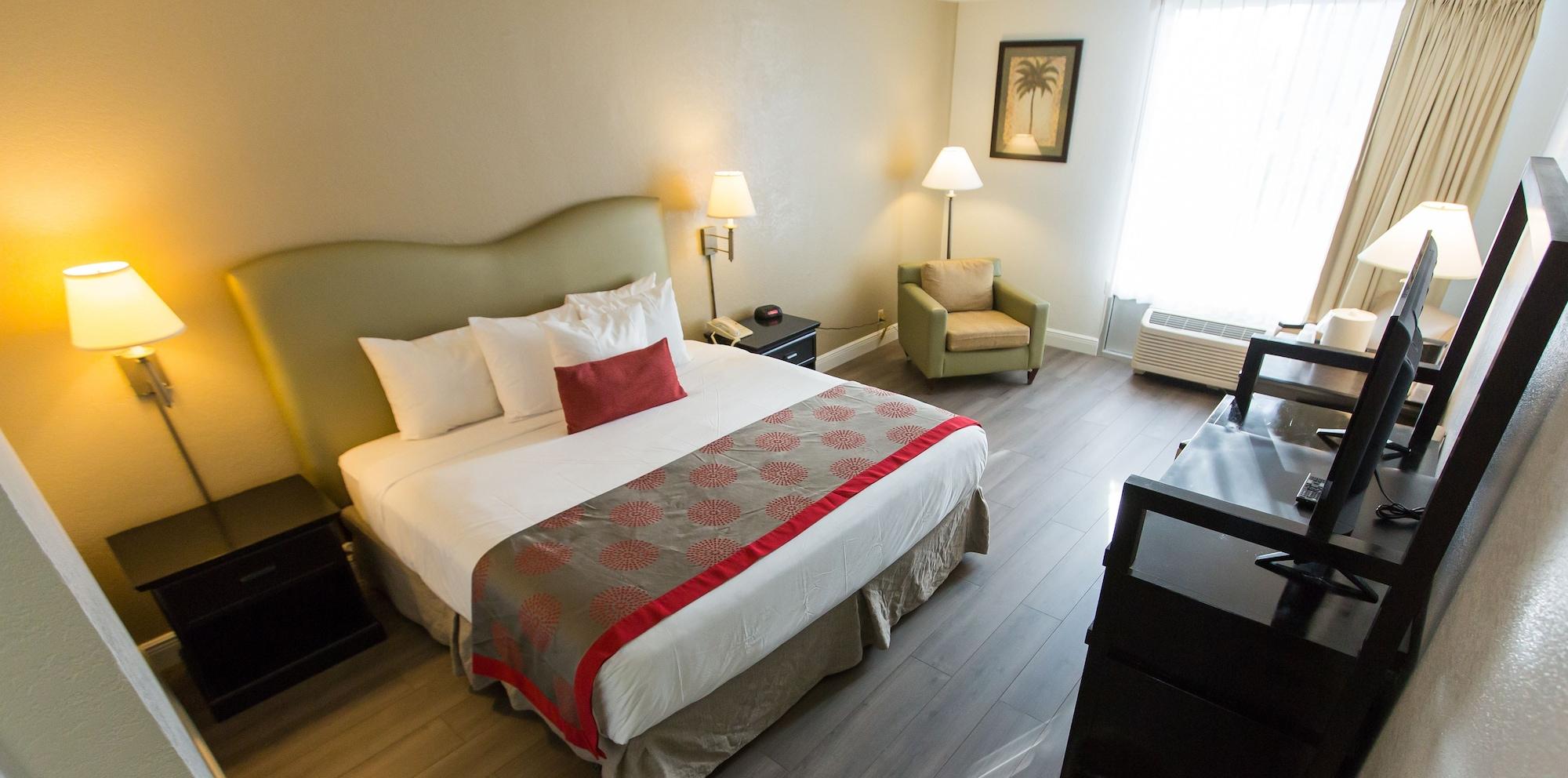 Plaza Lauderdale Hotel 2*