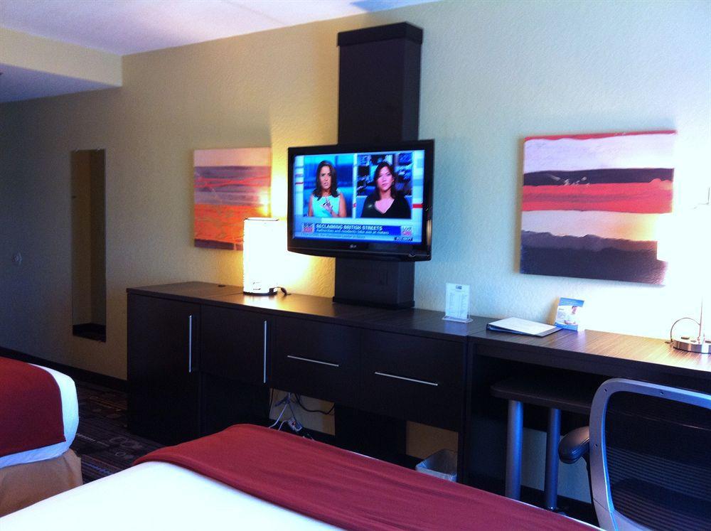 Express Lauderdale Cruise-airport By Ihg Resort Fort Lauderdale