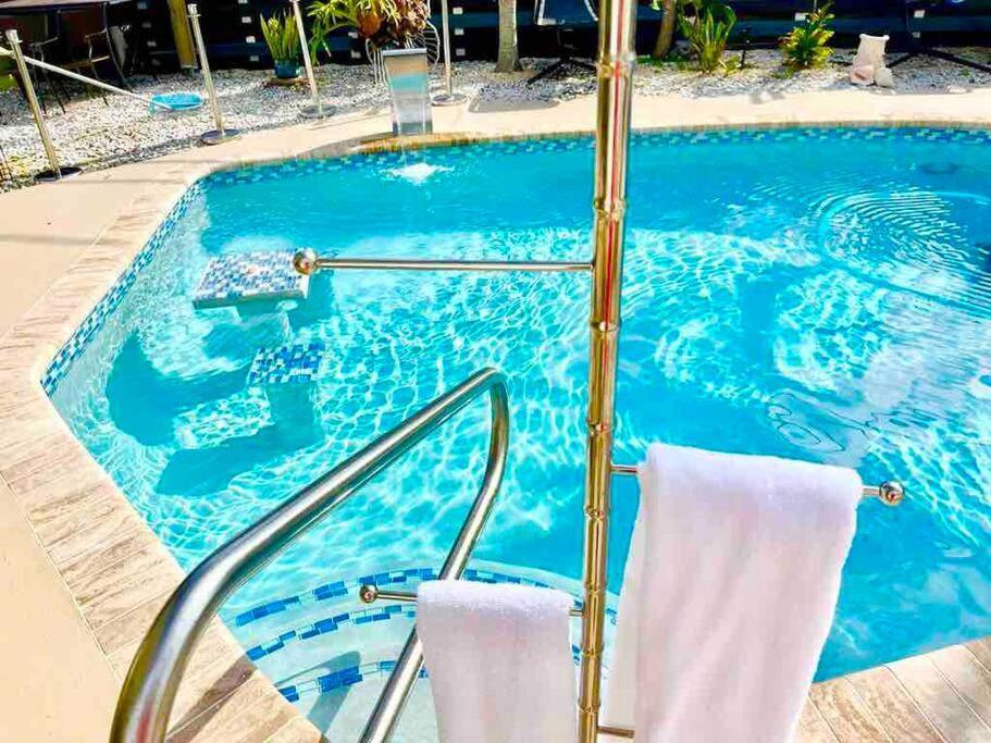 Jungle To 4 R 3 Bedroom Family And Pet Heated Pool N Airport N N Hard Rock Fort Lauderdale