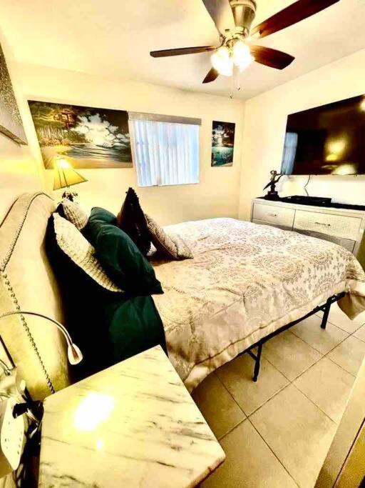 Villa Jungle To 4 R 3 Bedroom Family And Pet Heated Pool N Airport N N Hard Rock *
