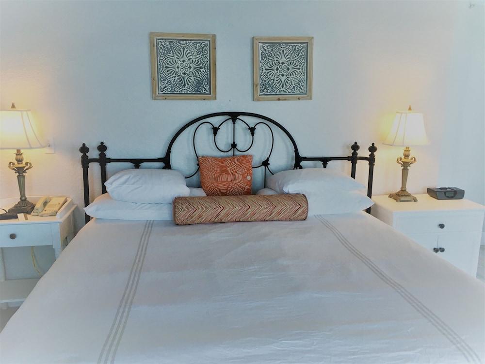Pelican Grand Resort, A Noble House Resort 4*