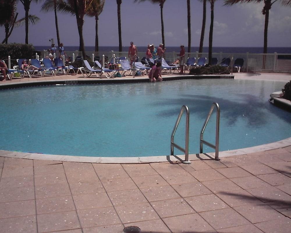 Pelican Grand Resort, A Noble House Resort 4*