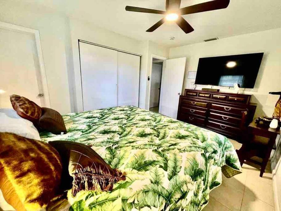 Jungle To 4 R 3 Bedroom Family And Pet Heated Pool N Airport N N Hard Rock *