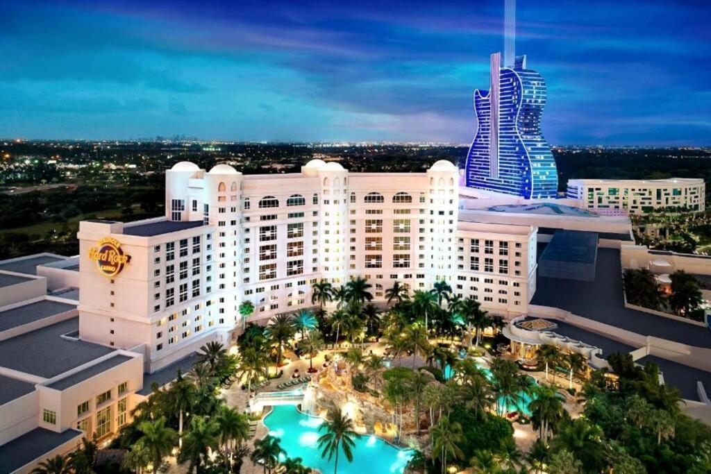 Jungle To 4 R 3 Bedroom Family And Pet Heated Pool N Airport N N Hard Rock Fort Lauderdale