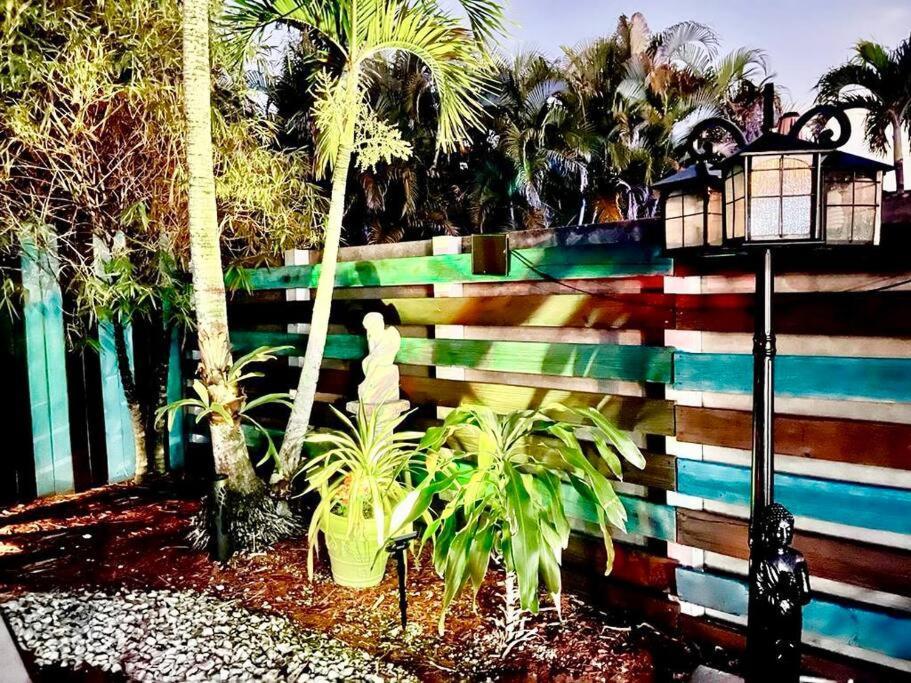 Villa Jungle To 4 R 3 Bedroom Family And Pet Heated Pool N Airport N N Hard Rock *