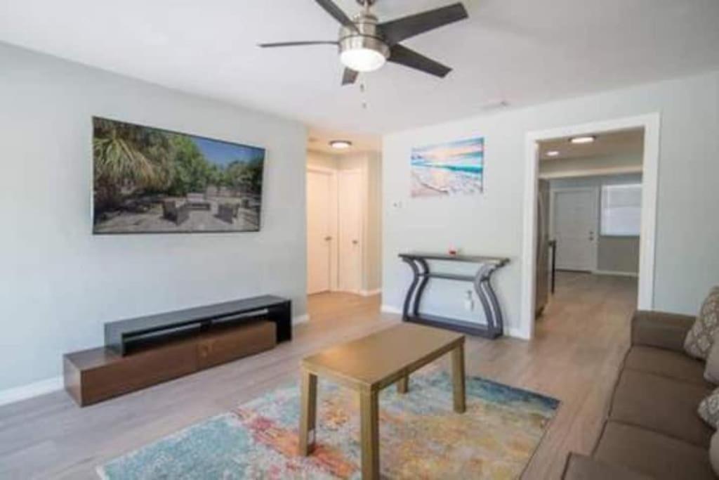 Wwork Station, Close To Holiday home Fort Lauderdale