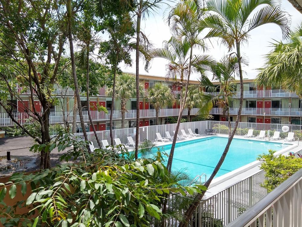 Hotel Red Carpet Airport Lauderdale