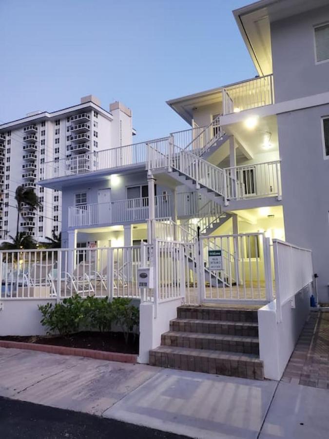 Bayshore Breeze 1 - Lauderdale Apartment *